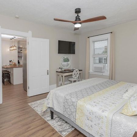 In The Heart Of Little Italy! Free Parking! Apartamento Cleveland Exterior foto