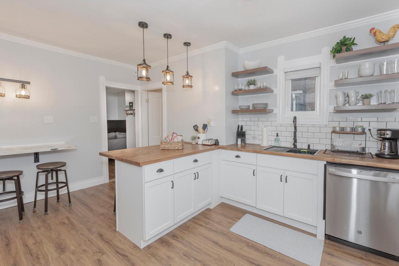 In The Heart Of Little Italy! Free Parking! Apartamento Cleveland Exterior foto