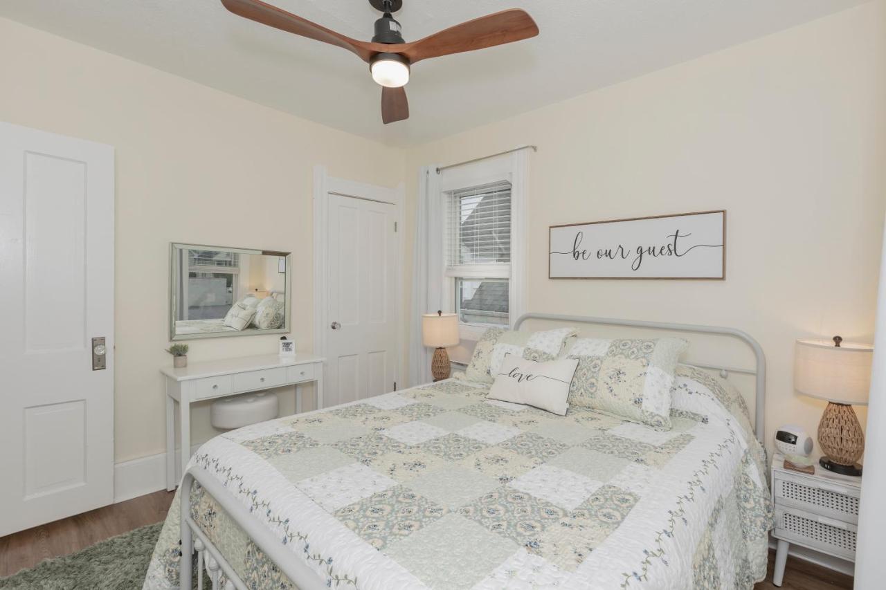 In The Heart Of Little Italy! Free Parking! Apartamento Cleveland Exterior foto