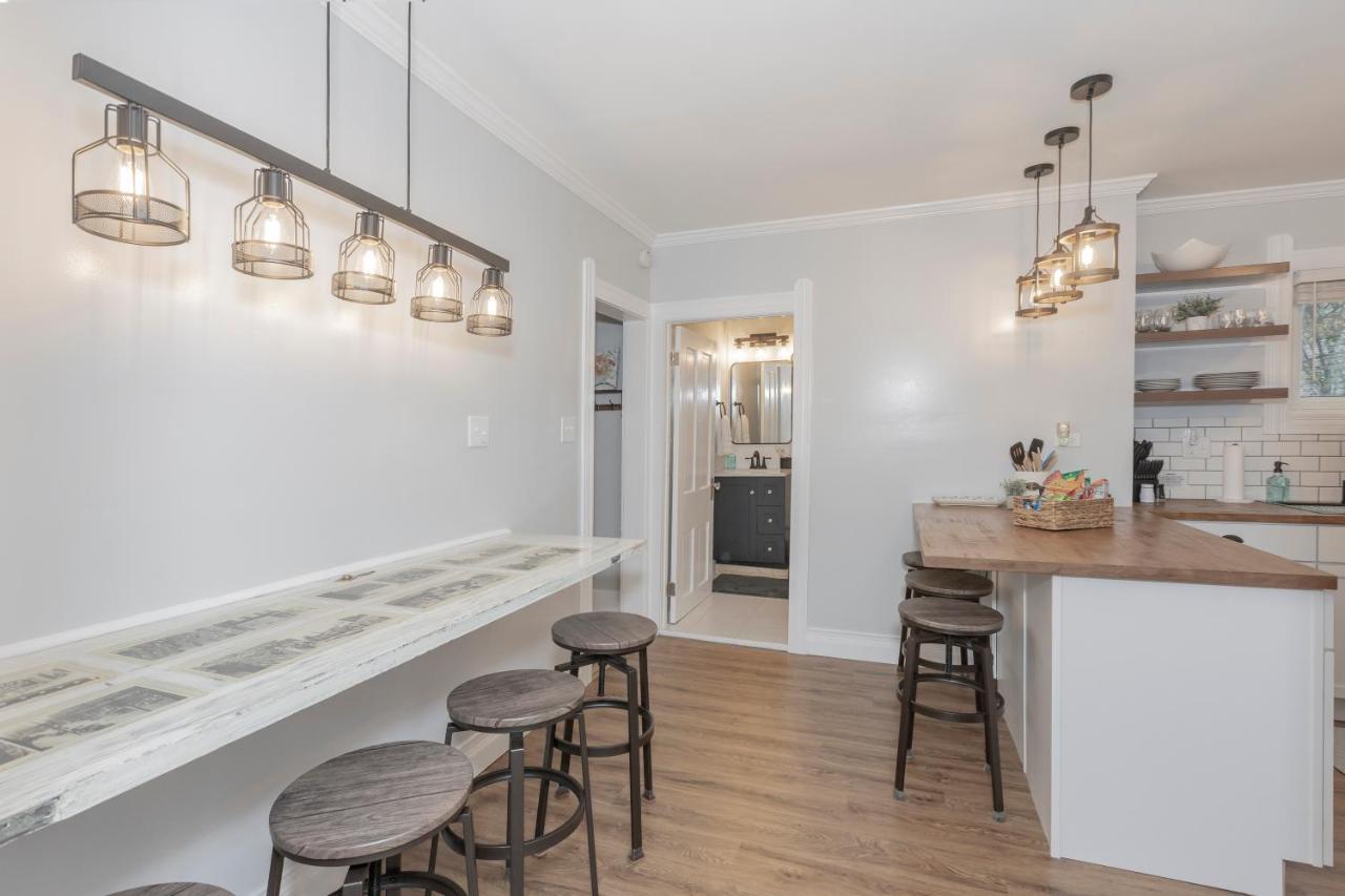 In The Heart Of Little Italy! Free Parking! Apartamento Cleveland Exterior foto