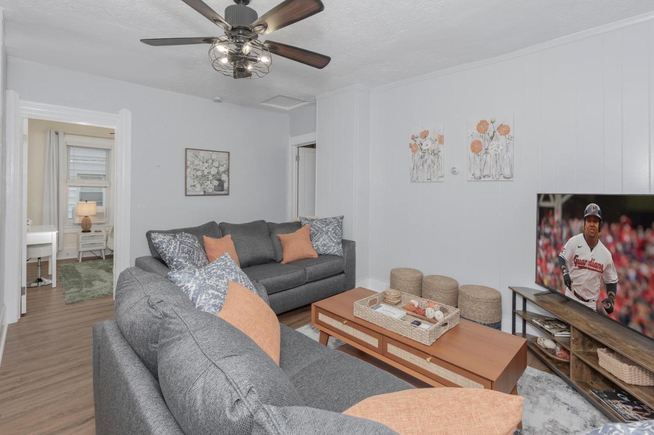 In The Heart Of Little Italy! Free Parking! Apartamento Cleveland Exterior foto